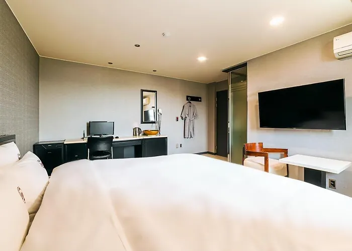 Ssome Jeongkwan Hotel